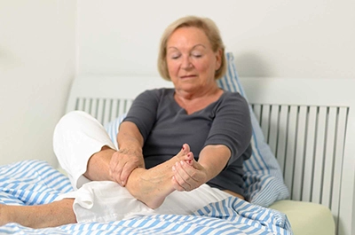Как лечить Боль в стопе затрудняет ходьбу